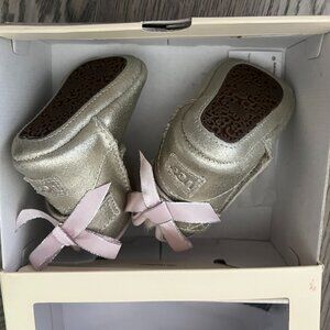 Jesse Bow II Metallic Ugg Boots with Pink Bow size 1M